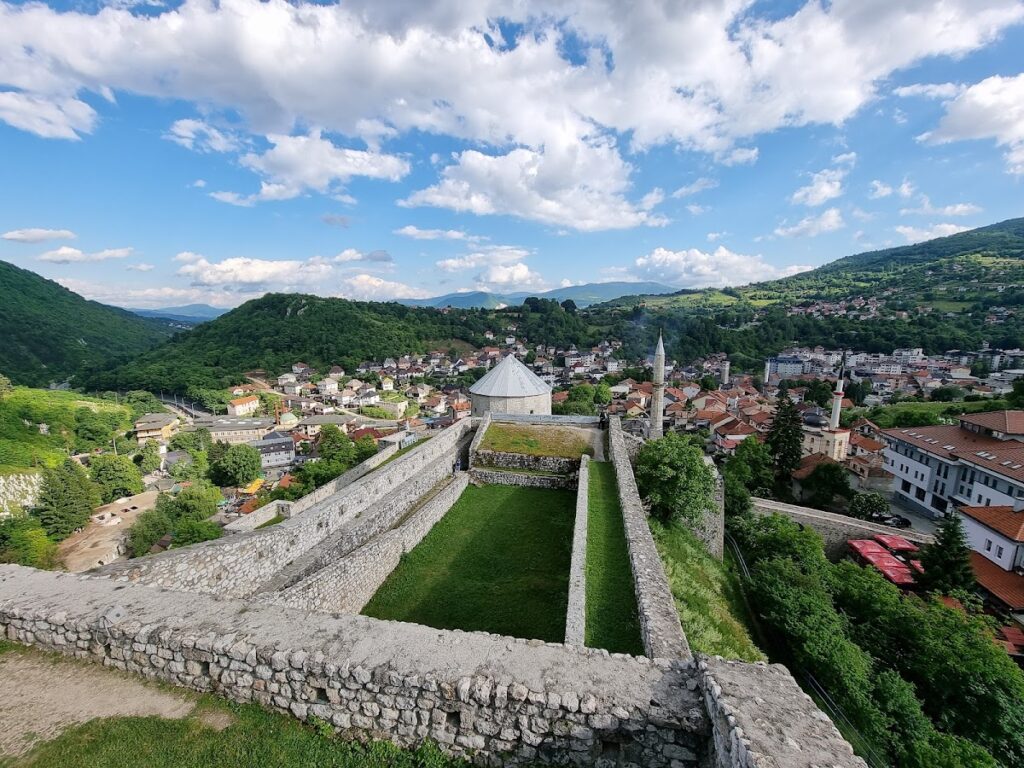 Travnik Castle: A Medieval Fortress in Bosnia and Herzegovina 2 Travnik Castle