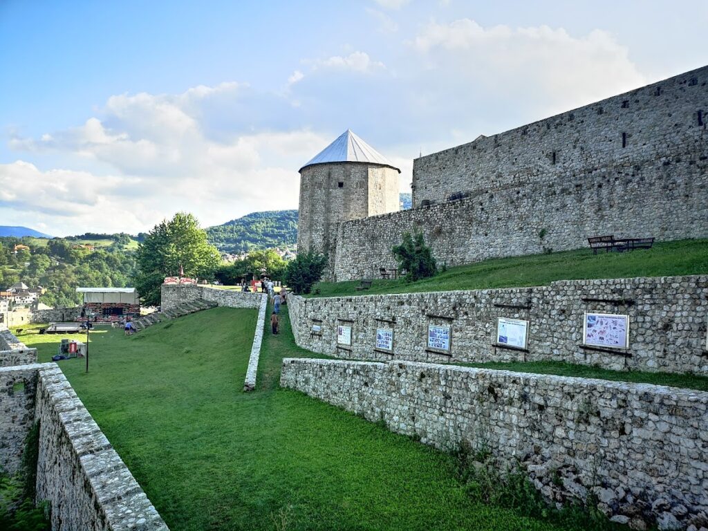 Travnik Castle: A Medieval Fortress in Bosnia and Herzegovina 3 Travnik Castle