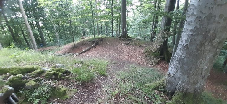 Ruine Eberstein: A Medieval Summit Castle in Germany