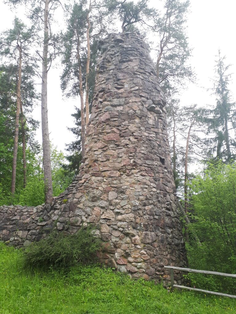 Burg Alt-Urach: A Medieval Castle Ruin in Germany