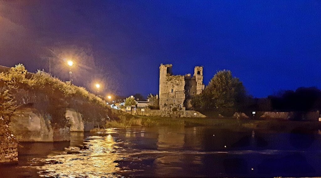 Leighlinbridge Castle: A Norman Fortification on the River Barrow 1 Leighlinbridge Castle