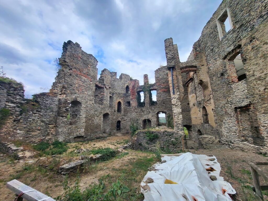 Burg Dalberg: A Medieval Hilltop Castle Ruin in Germany 1 Burg Dalberg