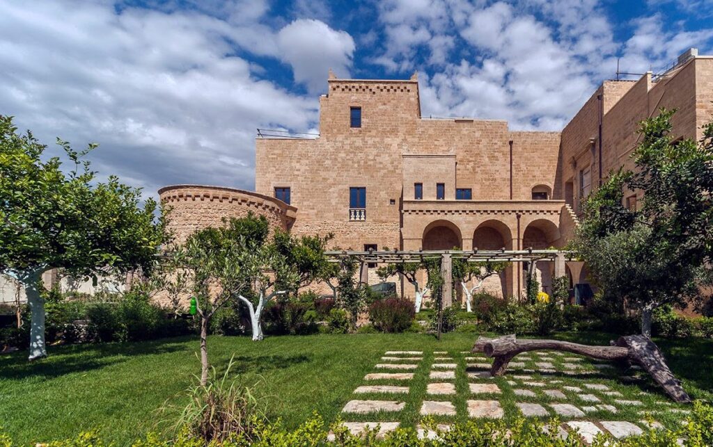 Ugento Castle: A Fortified Complex and Noble Residence in Italy 1 Ugento Castle