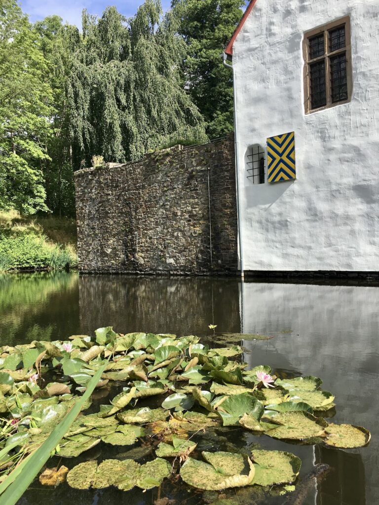 Burg Hainchan: A Moated Castle in Netphen, Germany 4 Burg Hainchan