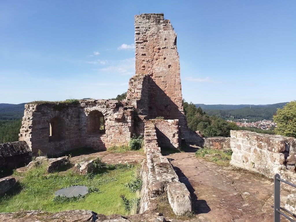 Castle Grafendahn: A Medieval Rock Castle Ruin in Germany 2 Castle Grafendahn