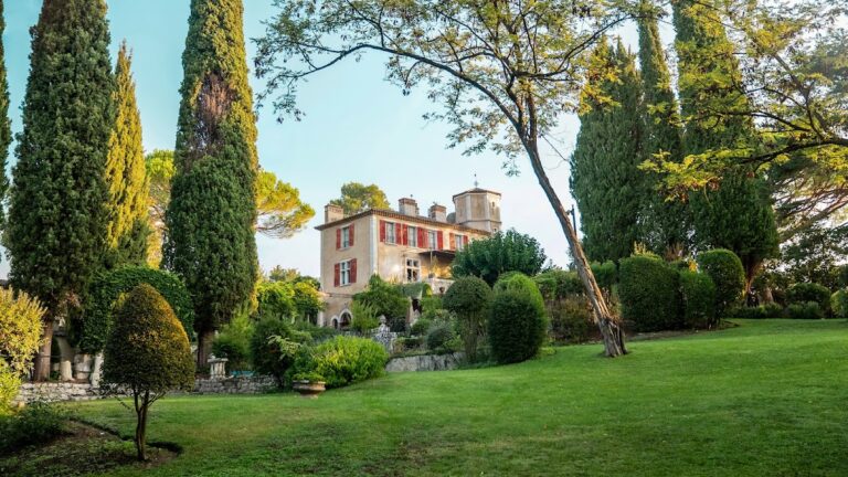 Château de Montfort: A Renaissance Hunting Lodge in France