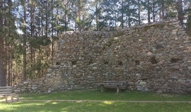 Burgruine Thurnschall: A Medieval Hilltop Castle Ruin in Austria