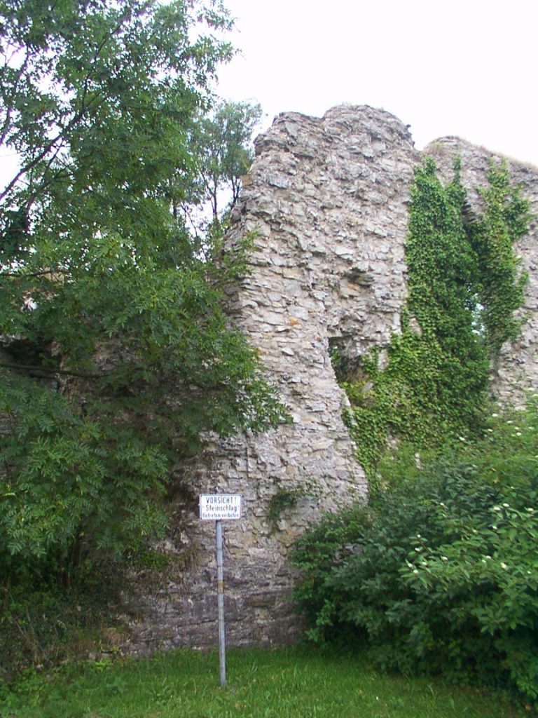 Kohlstädt Castle Ruins: A Medieval Customs and Supply Station