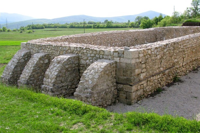 Tilurium: An Illyrian Hill-Fort and Roman Military Fortress in Croatia