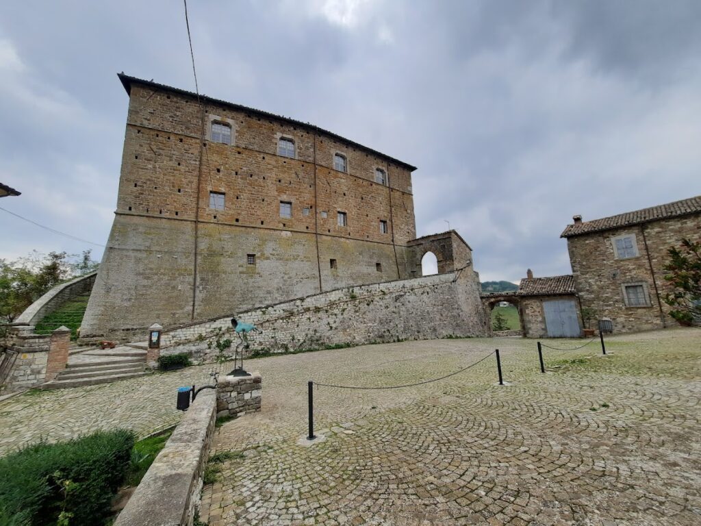 Rocca Feltresca: The Historic Fortress of Monte Cerignone 3 Rocca Feltresca