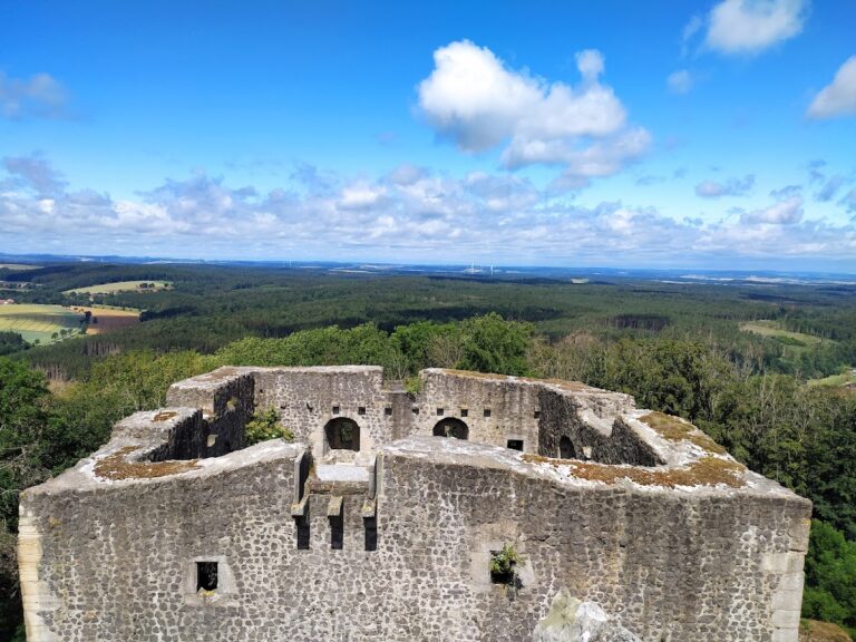 Weidelsburg: A Ruined Hilltop Castle in Germany
