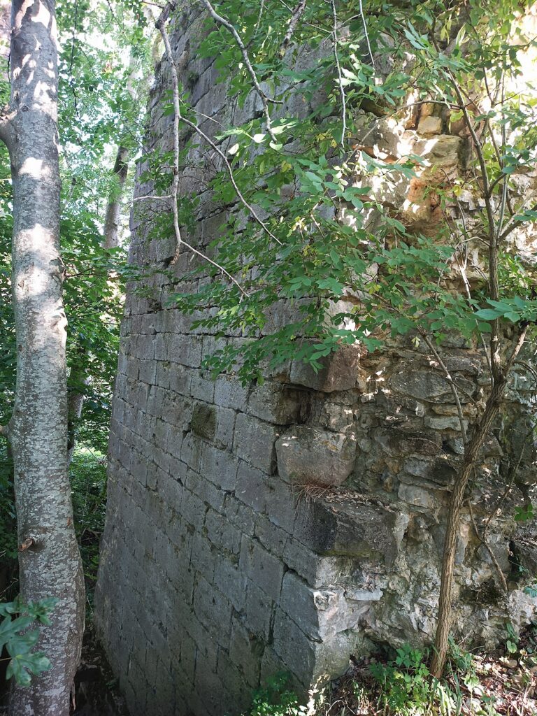 Ruine Bebenburg: A Medieval Aristocratic Castle in Germany 2 Ruine Bebenburg