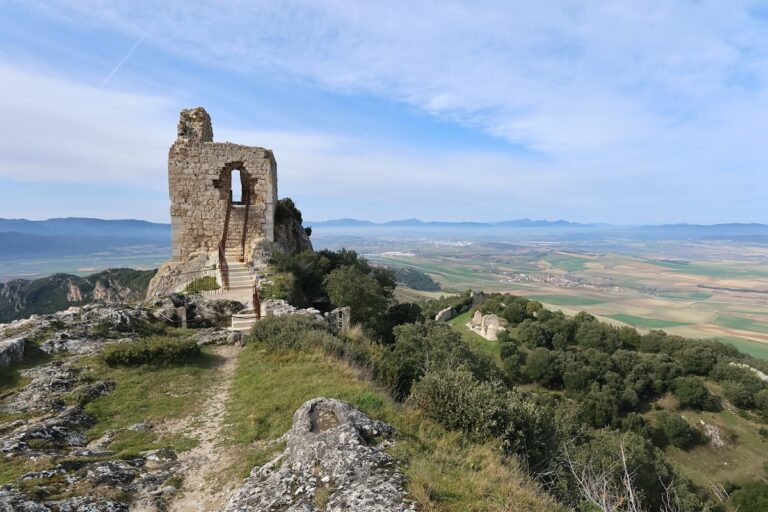 Portilla/Zabalate Castle: A Medieval Fortress and Settlement in Spain