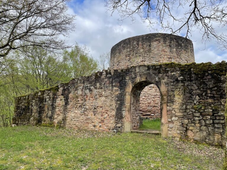 Sprengelburg: A Medieval Hill Castle in Germany