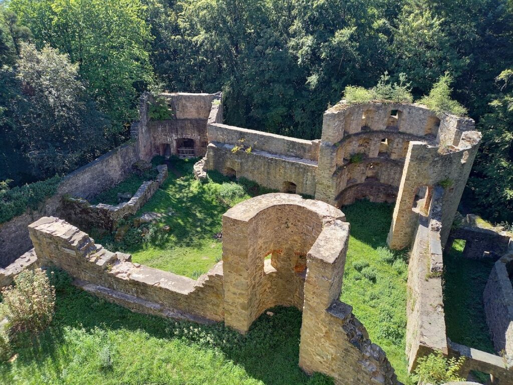 Burg Kürnberg: A Late Gothic Hilltop Castle in Germany 3 Burg Kürnberg