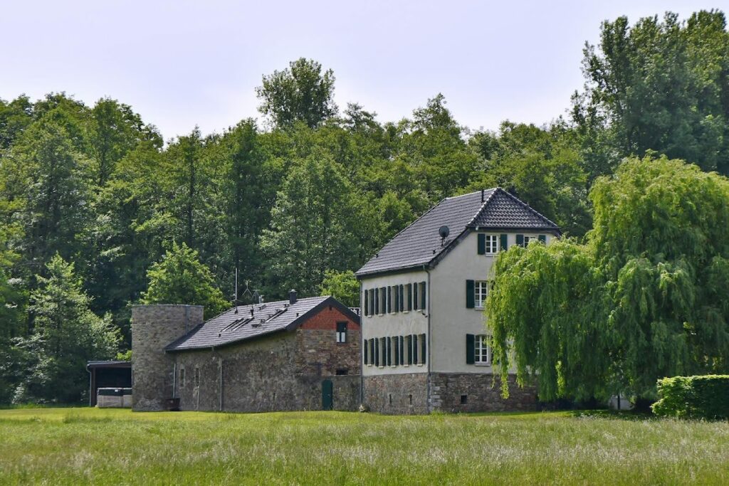 Dückeburg: A Historic Lowland Water Castle and Agricultural Estate in Germany 2 Dückeburg