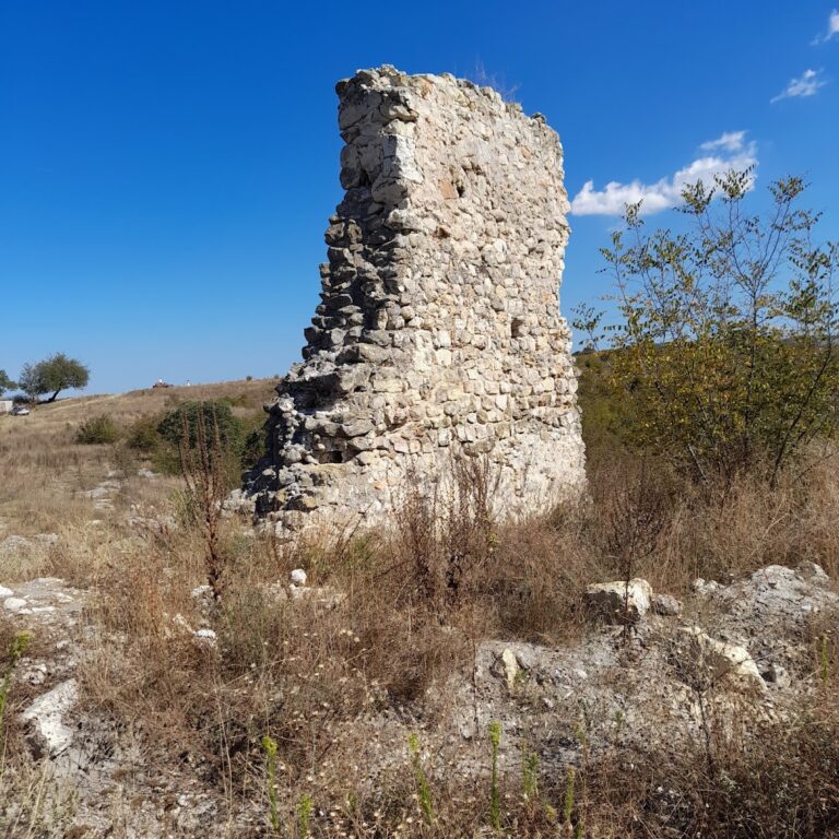 Petrich Kale (Petrin): A Late Antique Byzantine Fortress near Razdelna, Avren, Bulgaria