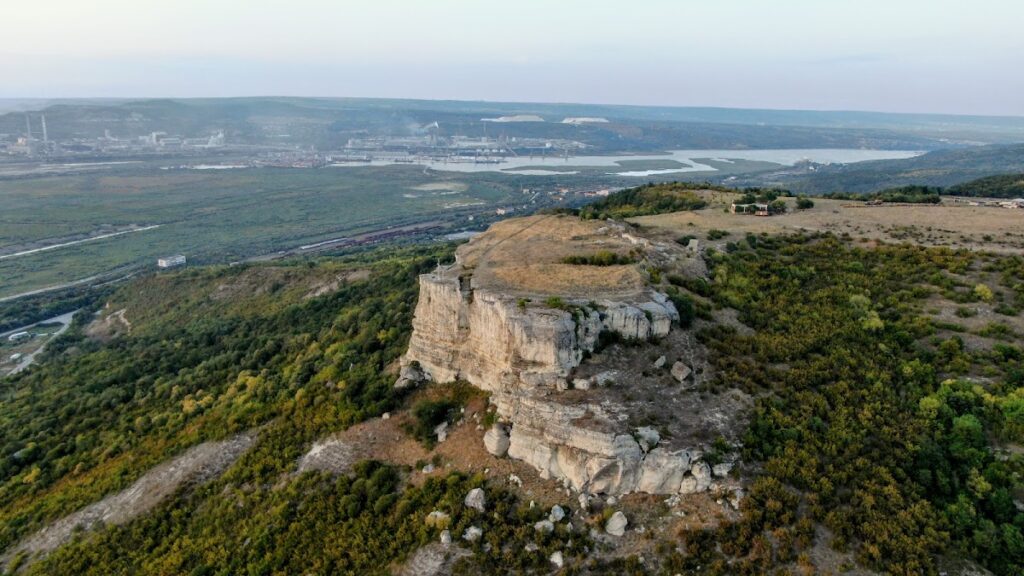 Petrich Kale: An Early Byzantine and Medieval Fortress in Bulgaria 5 Petrich kale