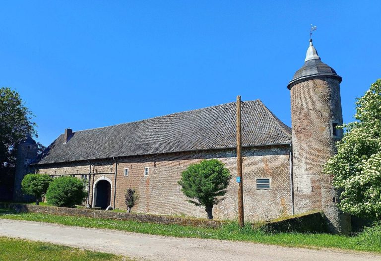 Haus Ober-Frohnrath: A Medieval Noble Seat in Aachen