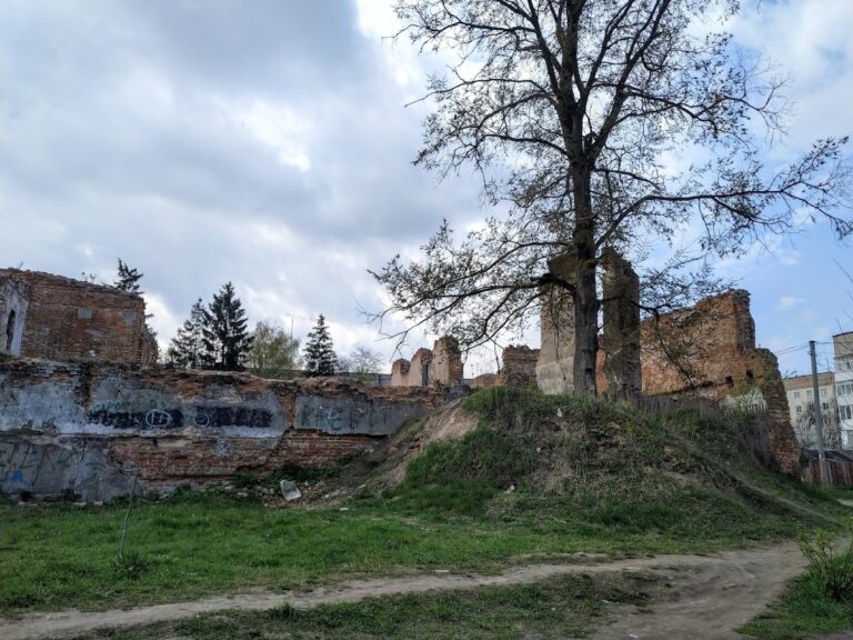 Prison Castle, Hlukhiv: A Historic Penal Enclosure in Ukraine