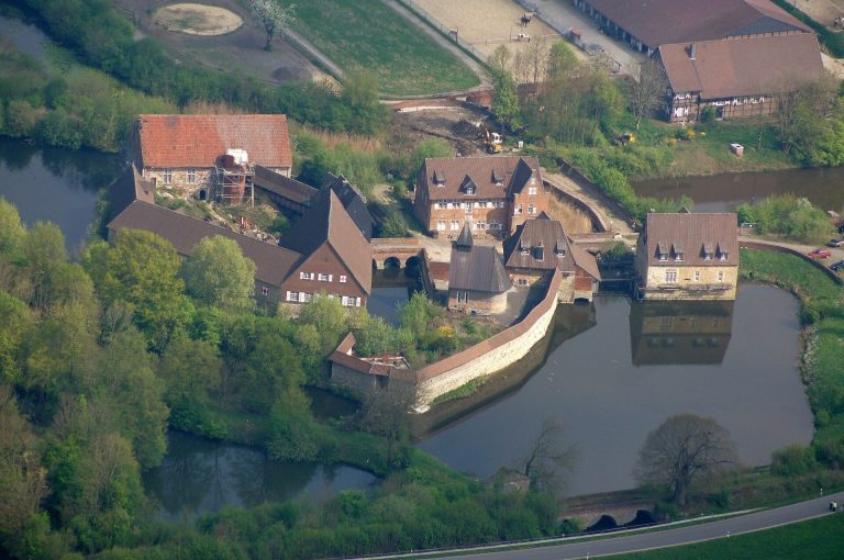 Burg Kakesbeck: A Medieval Water Castle in Lüdinghausen, Germany
