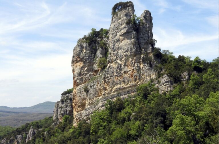 Castillo de Corres: A Medieval Navarrese Fortress in Álava