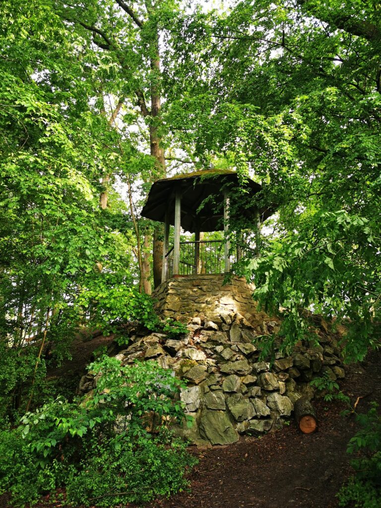 Schnepfenburg: A Medieval Motte Castle in Germany
