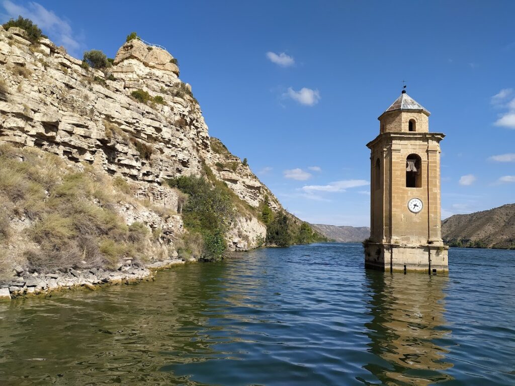 Castle of Badon: A Medieval Fortress for Monitoring Ebro River Traffic 1 Castle of Badon