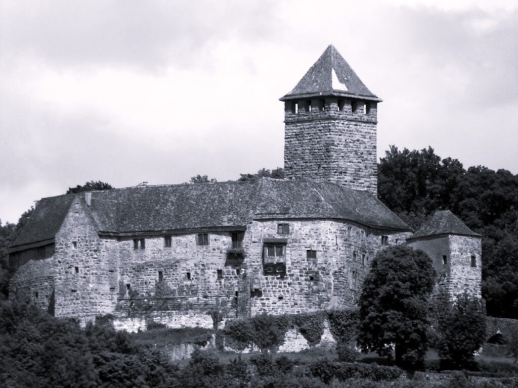 Burg Lichtenberg: A Staufer-Period Castle in Germany 2 Burg Lichtenberg