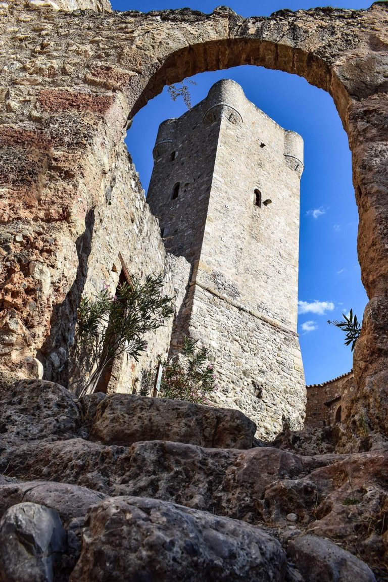 Lefktro Castle: A Late-Medieval Frankish Fortification in Greece