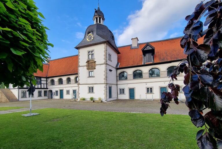 Haus Rodenberg: A Moated Castle in Dortmund