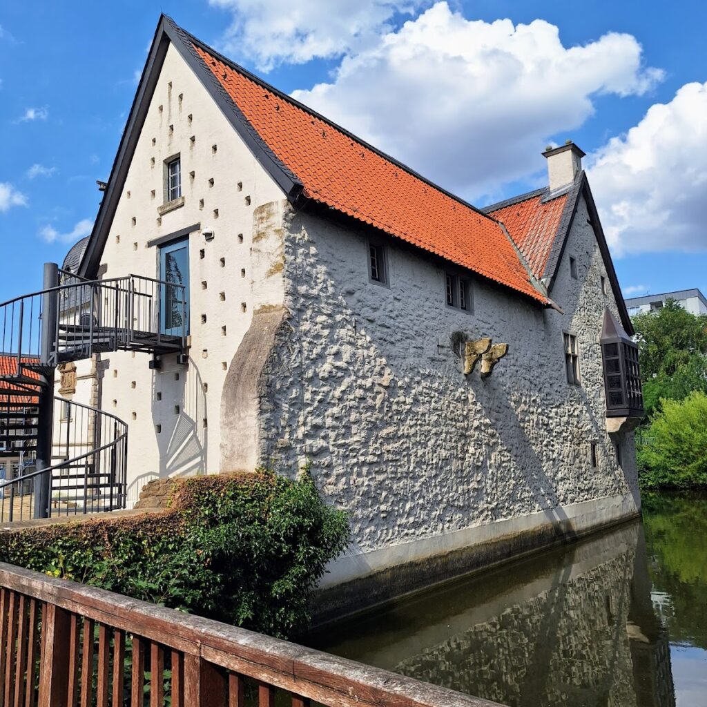 Haus Rodenberg: A Moated Castle in Dortmund 3 Haus Rodenberg
