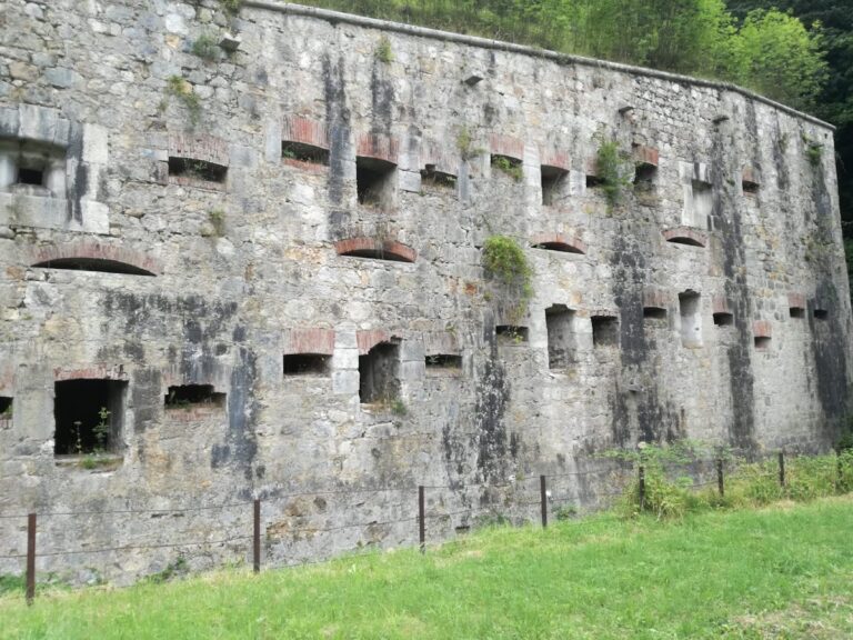 Tagliata Bariola: An Italian Road-Block Fortification at Valli del Pasubio