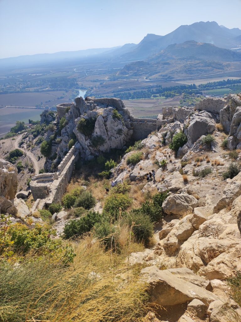 Gökvelioğlu Kalesi: A Byzantine-Period Castle Ruin in Türkiye
