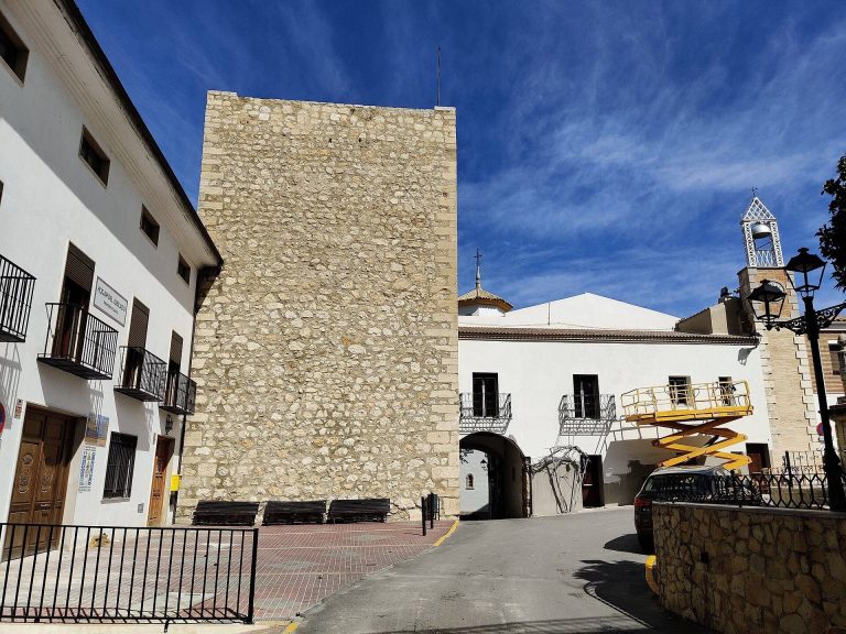 Castillo (Jimena): A Medieval Castle and Seigneurial Residence in Spain
