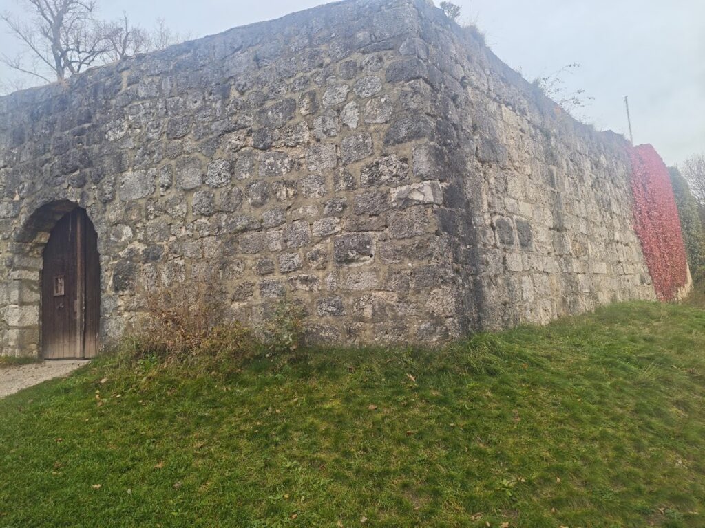 Schweppermannsburg: A Medieval Hilltop Castle Ruin in Germany 2 Schweppermannsburg
