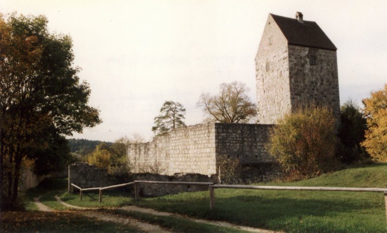 Schweppermannsburg: A Medieval Hilltop Castle Ruin in Germany