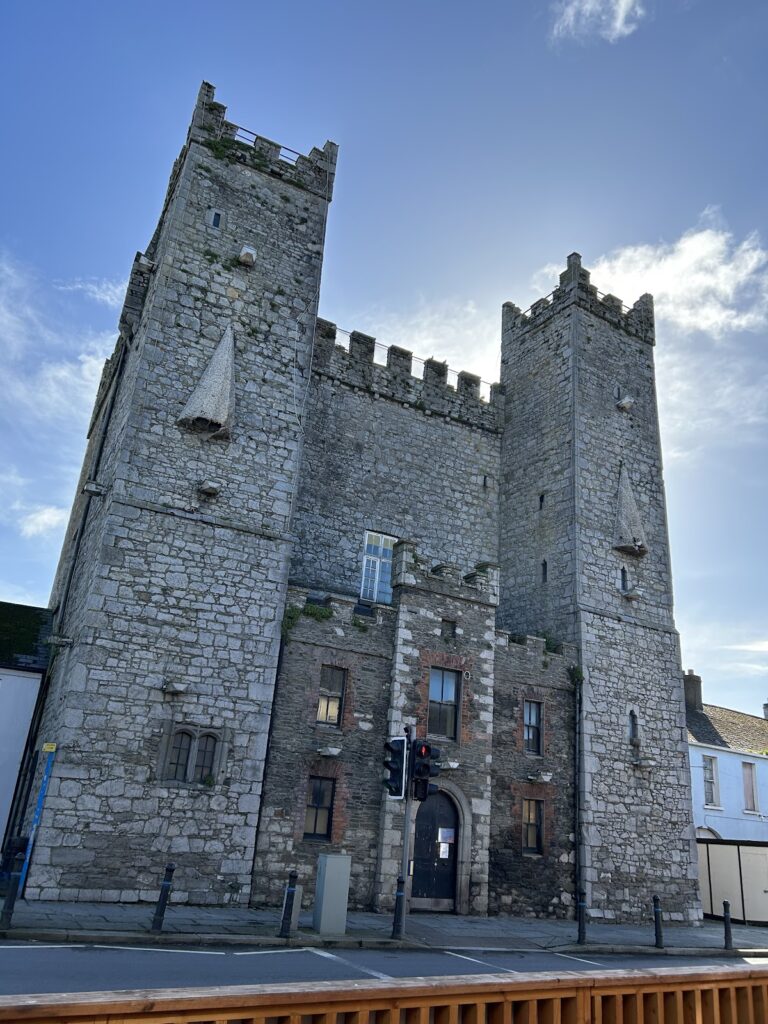 Ardee Castle: A Fifteenth-Century Fortified Tower House in Ireland 1 Ardee Castle