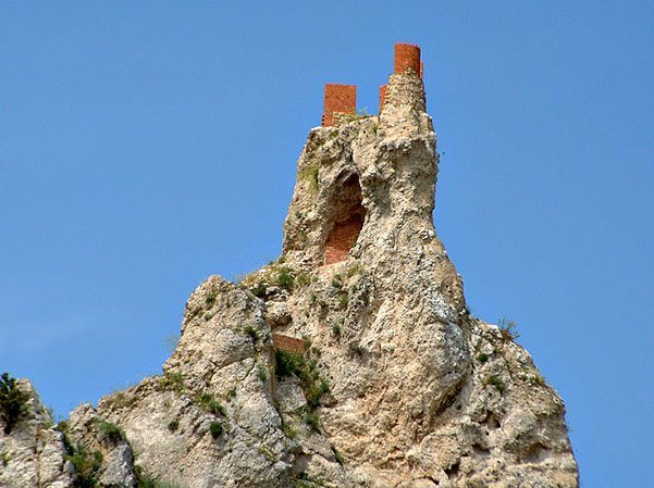 Castle of Pietrarossa: A Medieval Fortress in Caltanissetta, Italy