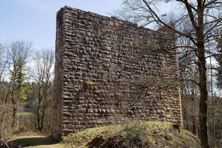Burg Lichtenfels: A High-Medieval Hilltop Castle Ruin in Germany