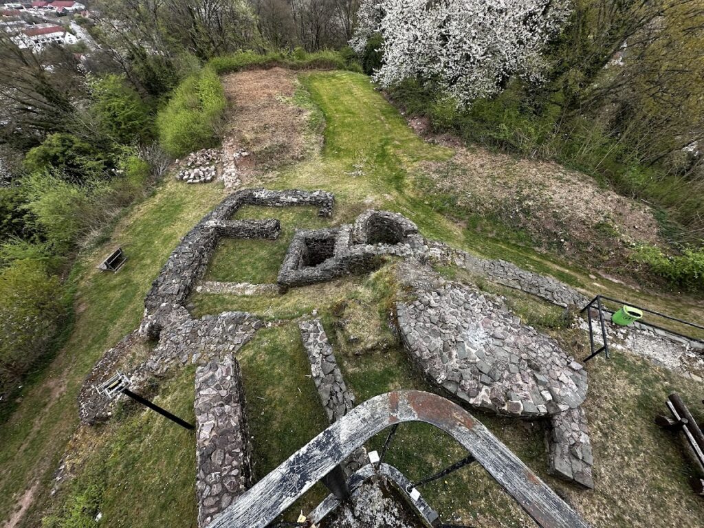 Ruine Liebenburg: A Medieval Hilltop Castle in Germany 3 Ruine Liebenburg