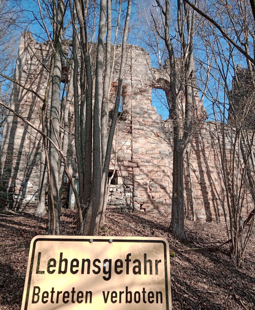 Leonrod Castle: A Medieval Water Castle and Noble Family Seat in Germany 2 Leonrod Castle