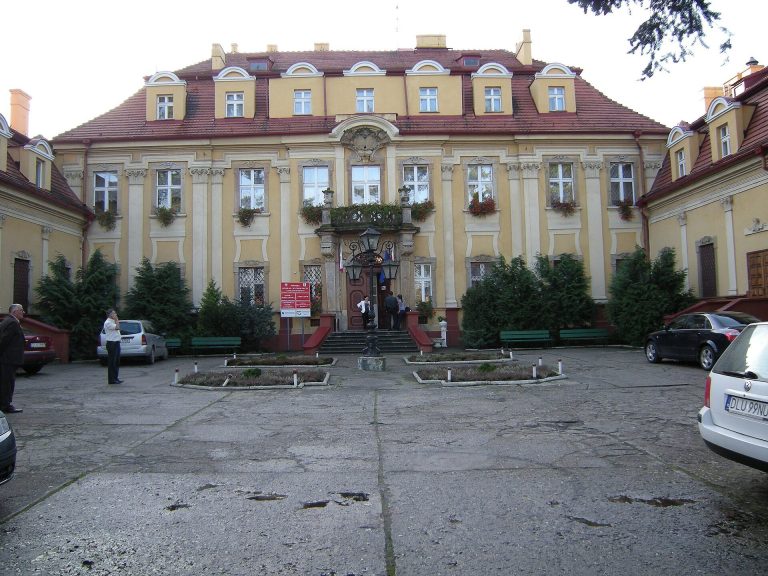 Palace in Szklary Górne: A Baroque Residence in Poland