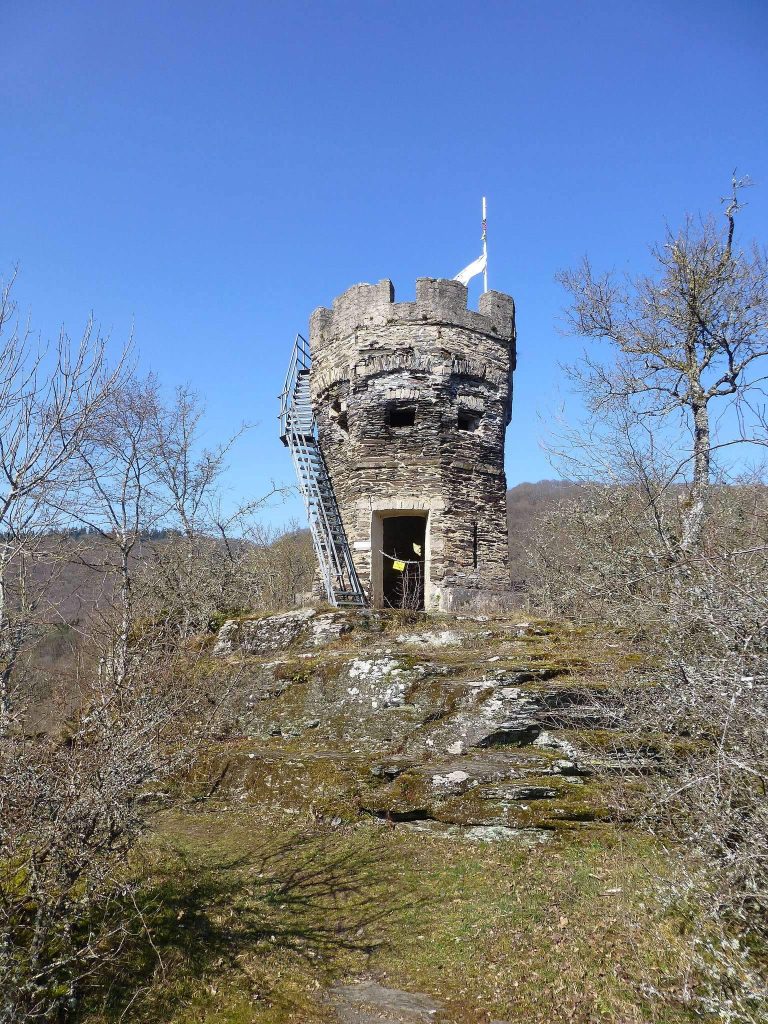 Entersburg: A High-Medieval Spur Castle in Germany