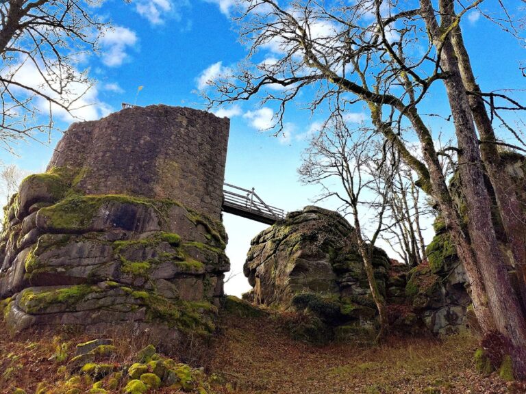 Burgruine Schellenberg: A Late-Medieval Noble Castle in Germany