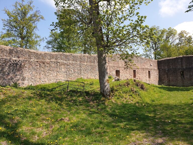 Auersburg: A Medieval Hill Castle and Administrative Seat in Germany