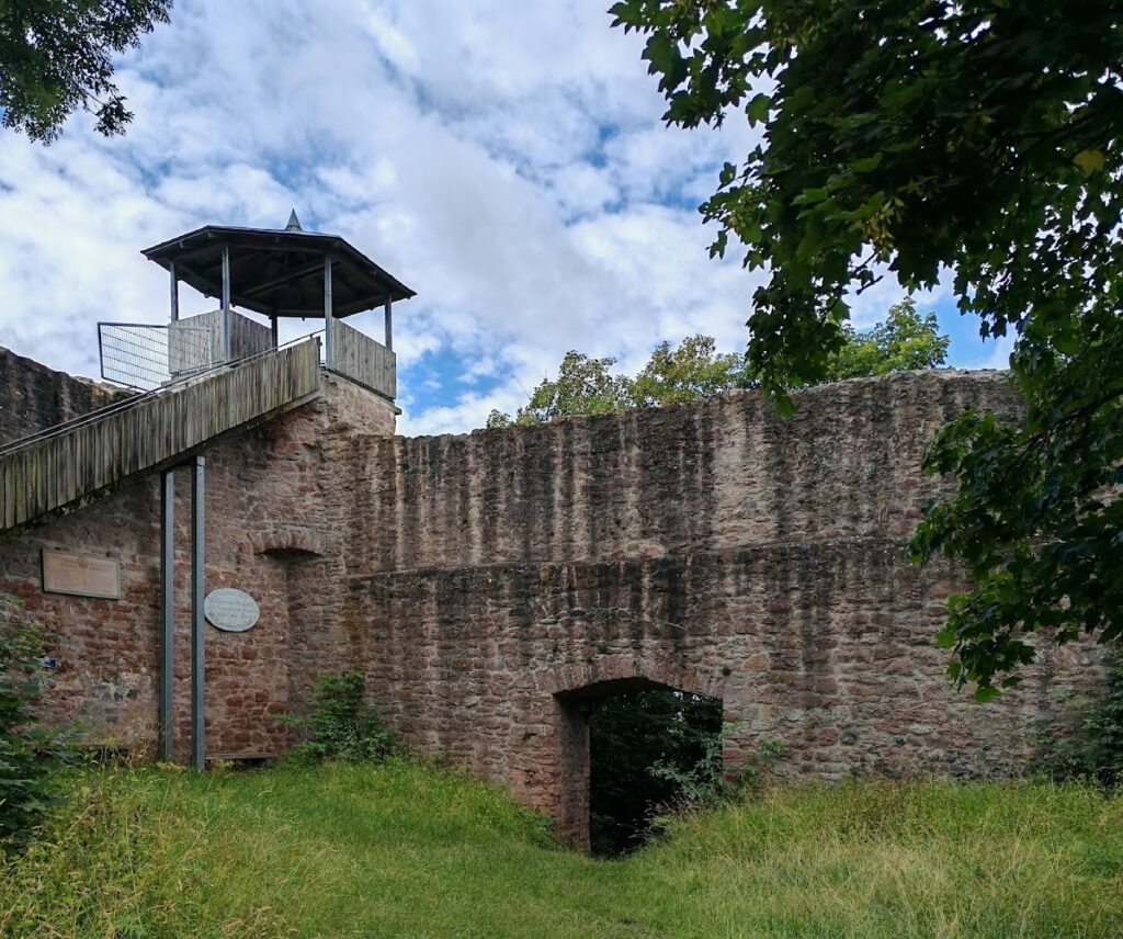 Auersburg: A Medieval Hill Castle and Administrative Seat in Germany 2 Auersburg