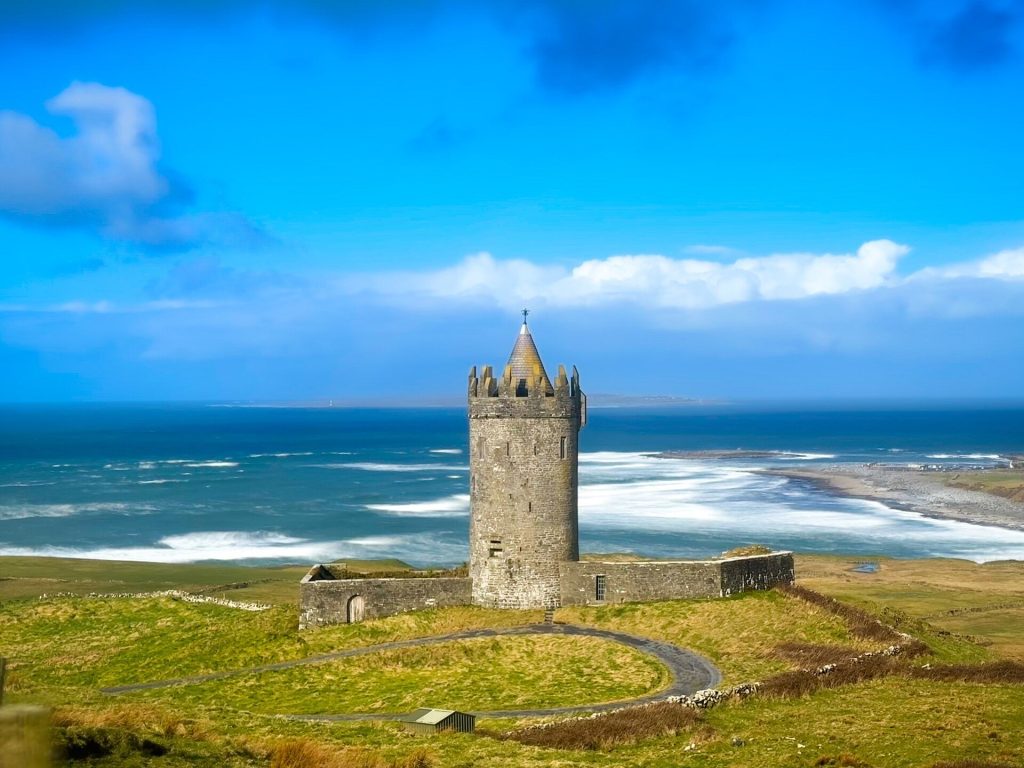 Doonagore Castle: A Sixteenth-Century Irish Tower House in County Clare 2 Doonagore Castle