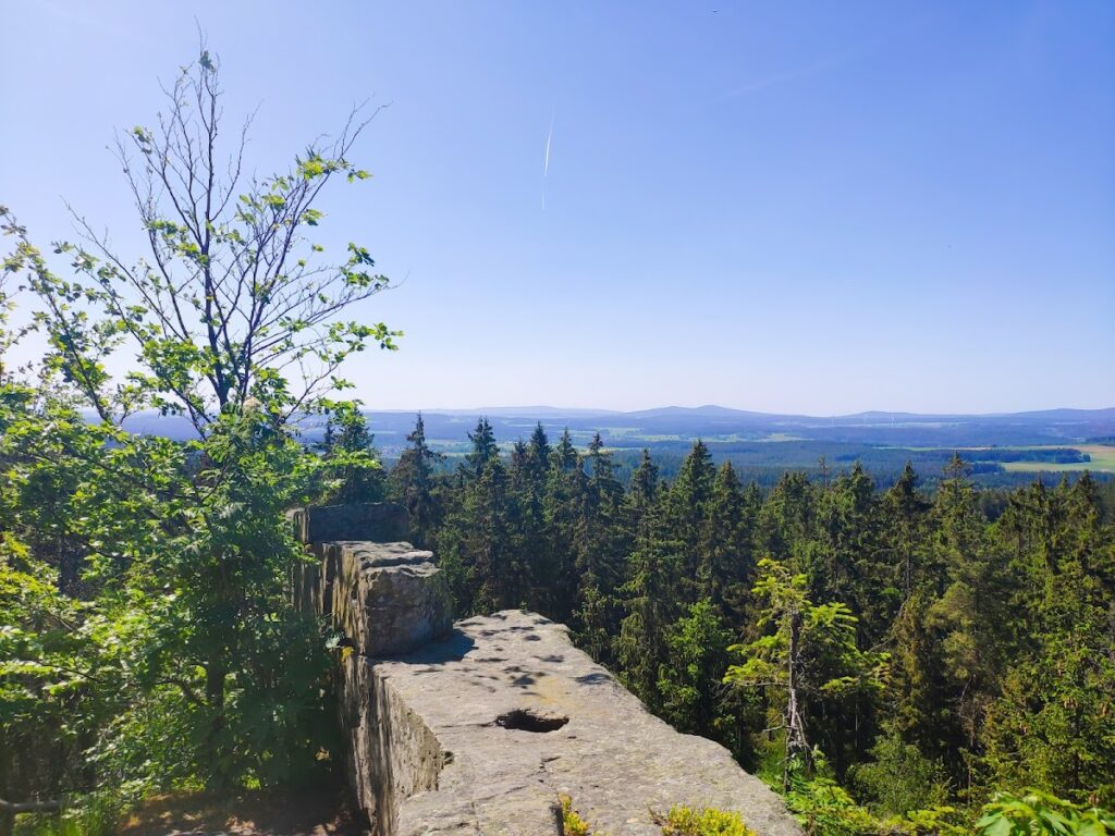 Ruine Hirschstein: A Medieval Hilltop Castle Ruin in Germany 2 Ruine Hirschstein