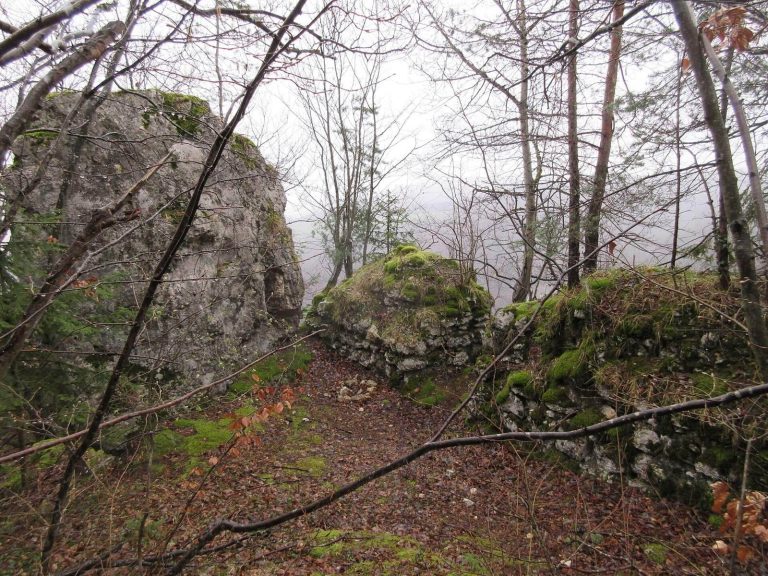 Hilsenstein Castle Ruin: A Medieval Hilltop Fortress in Switzerland